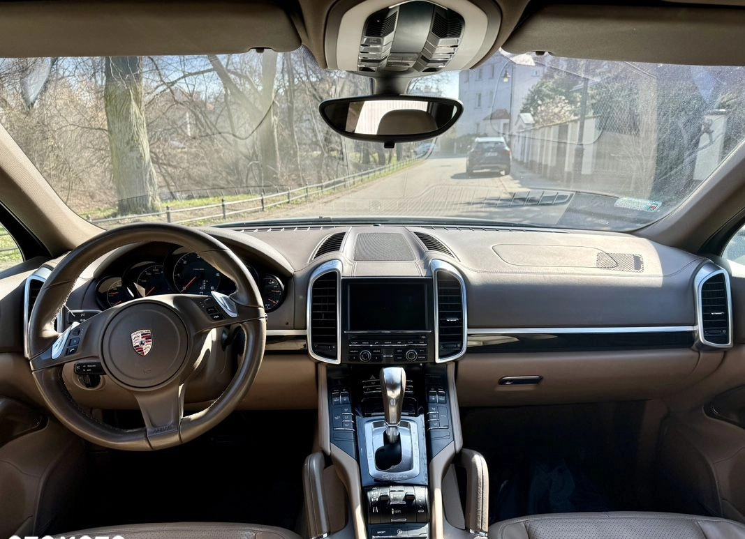 Porsche Cayenne cena 94900 przebieg: 203500, rok produkcji 2012 z Warszawa małe 154